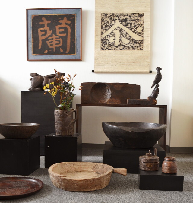 プリミティブアート　双兎　うさぎの彫刻