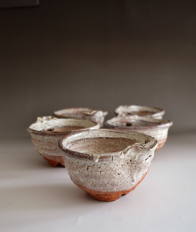 九谷焼 加賀九谷 青粒、花つまみ、近江八景、風景絵の 蓋付菓子器 菓子 九谷焼 加賀九谷 青粒、花つまみ、近江八景、風景絵の 蓋付菓子器 菓子