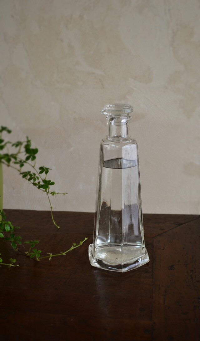 Antique Sam S Collection ガラスの大きな醤油さし ガラス花入れ ガラス瓶 Antique Sam S Collection ガラスの大きな醤油さし ガラス花入れ ガラス瓶