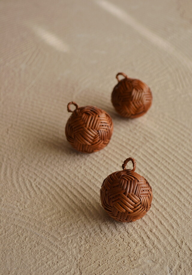 アタボール　オーナメント　アクセサリーパーツ　チャーム　一個