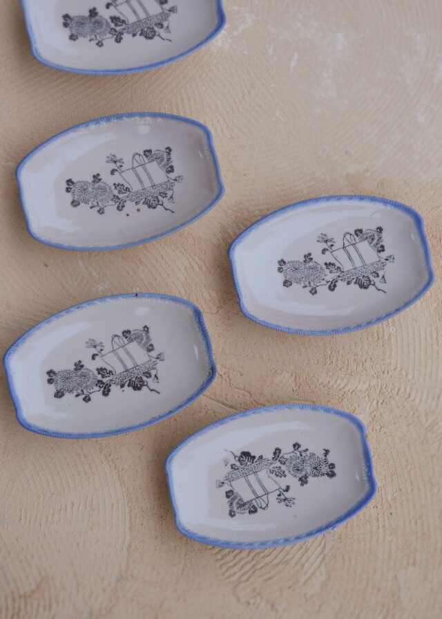 印判菊掛軸紋様変形皿5枚組　小皿　長方形皿　