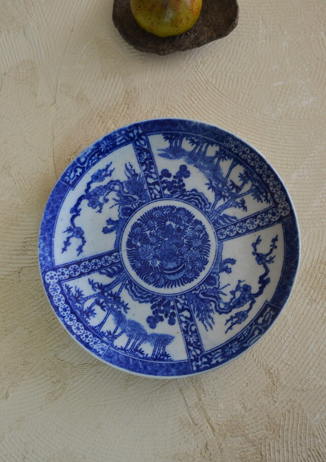 染付印判大皿　285ｍｍ　竹梅文様見込獅子