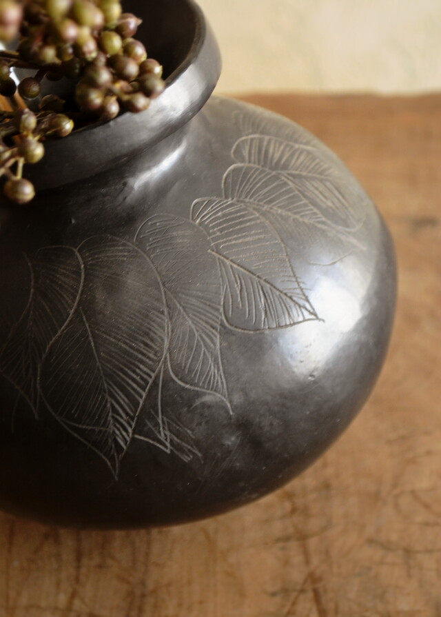バルネグロ　メスカル壷　黒陶