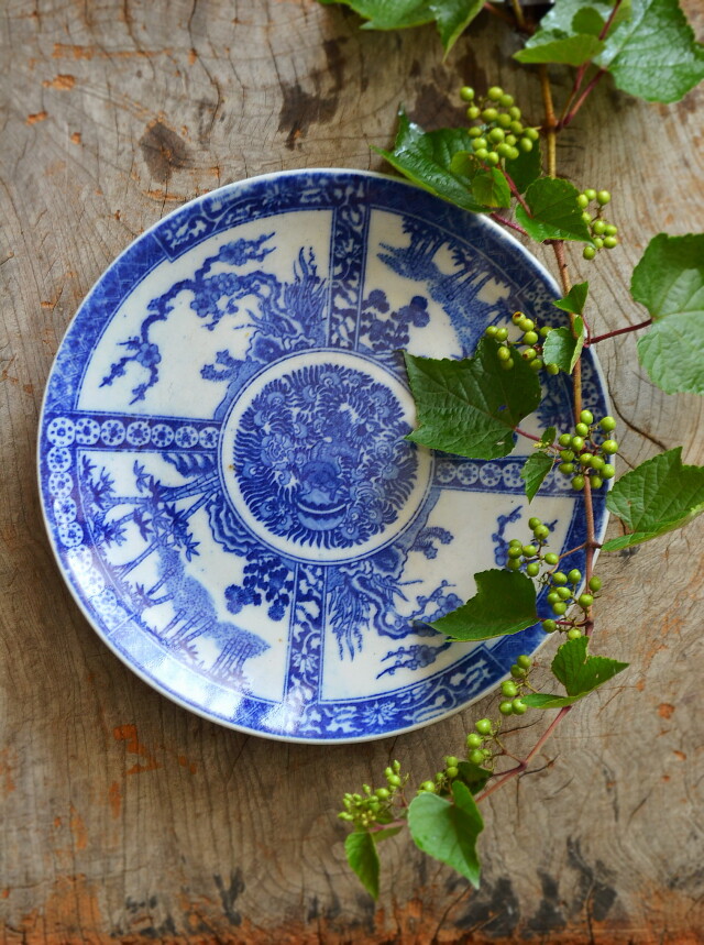 染付印判大皿　285ｍｍ　竹梅文様見込獅子