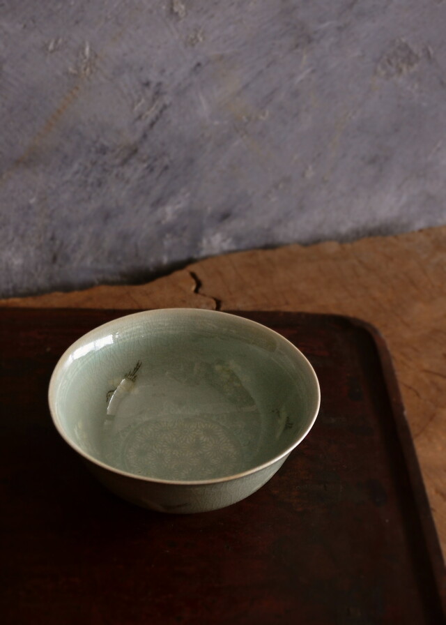 柳海剛作　雲鶴茶碗　茶碗　平茶碗　茶道具　抹茶碗　青磁　象嵌