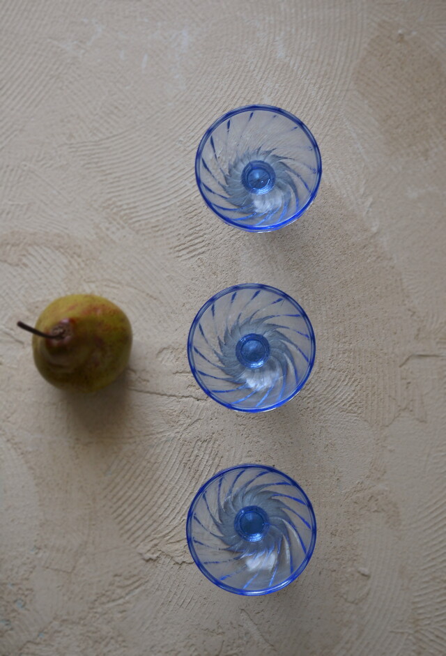 ブルーの氷コップ　プレスガラス　ガラス食器