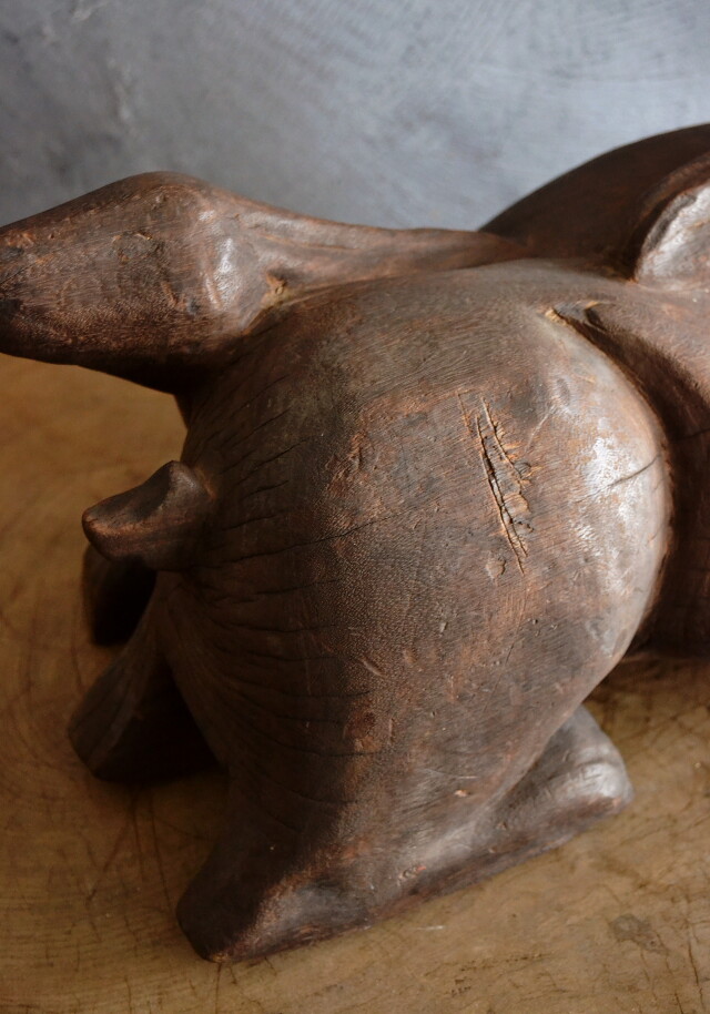 プリミティブアート　双兎　うさぎの彫刻