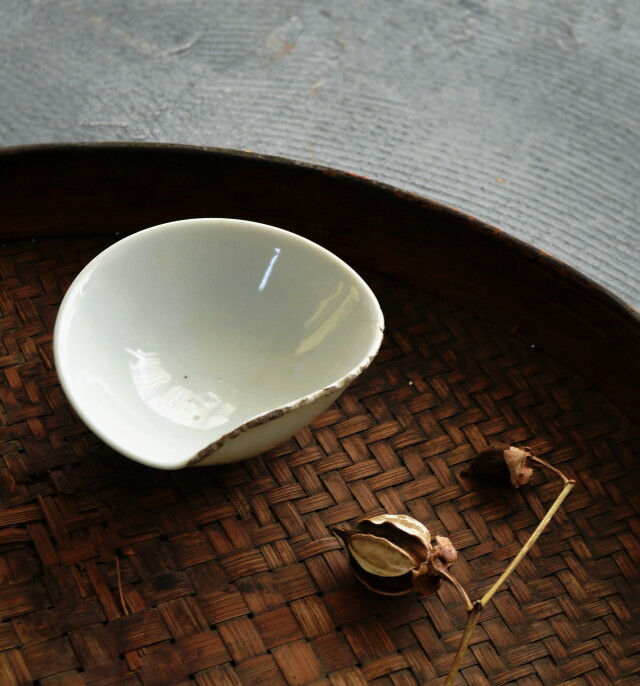 白磁たわみ茶碗　白磁茶器　白磁茶碗　湯冷まし　茶海　茶荷　しずく型　　金継教材　