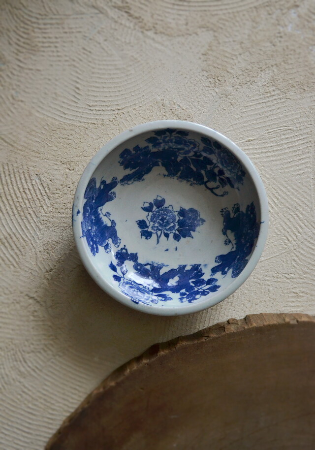 染付印判獅子牡丹紋鉢　直径187ｍｍ