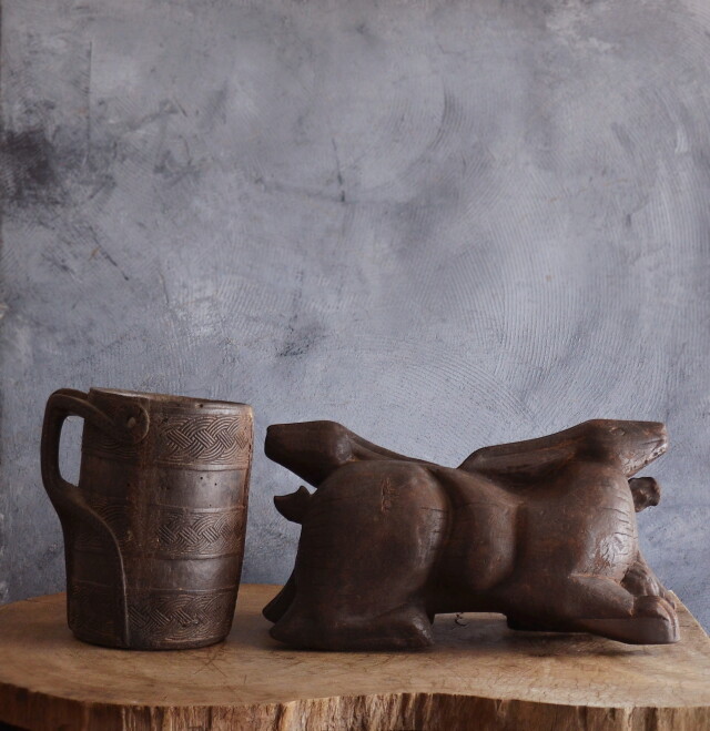 プリミティブアート　双兎　うさぎの彫刻