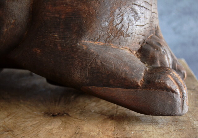 プリミティブアート　双兎　うさぎの彫刻