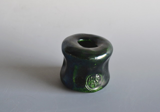 Antique Sam's Collction九代大樋長左衛門 青つくね蓋置緑釉