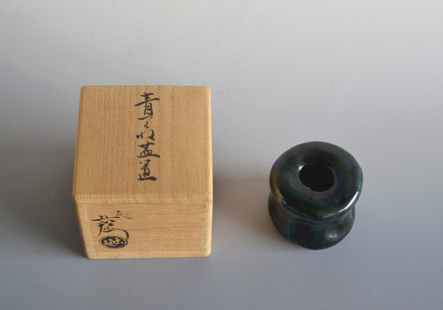 Antique Sam's Collction九代大樋長左衛門 青つくね蓋置緑釉