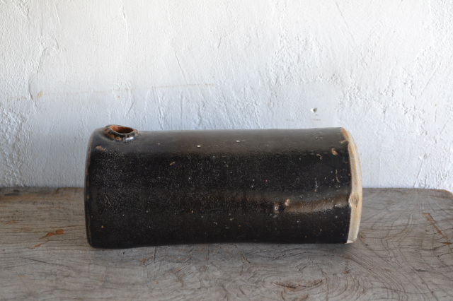 陶器　　枕　　瀬戸黒