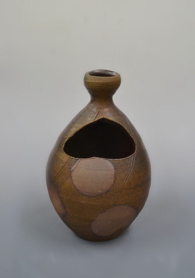 備前焼くりぬき掛花入れ　岡田輝作　備前焼き　掛け花　茶道具