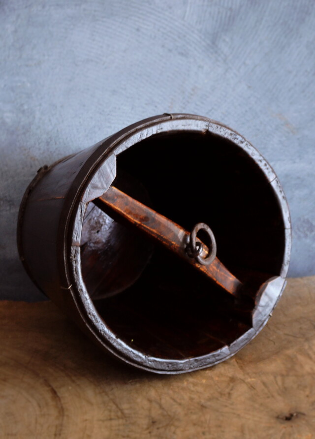 味の良い井戸桶　漆桶　花器　樽　古道具　