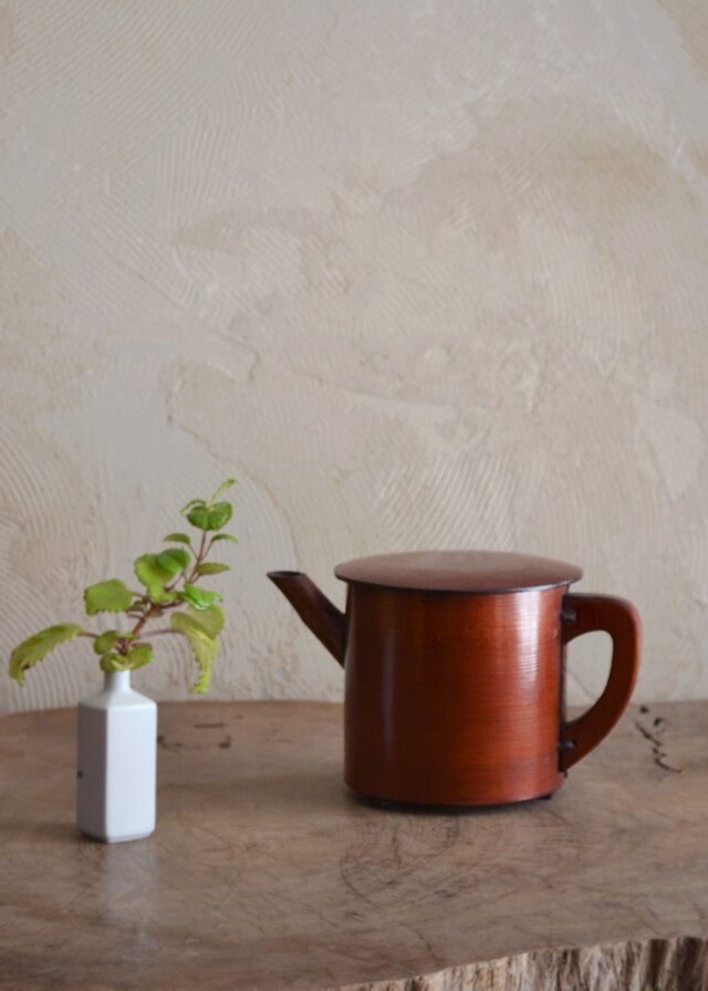 小ぶりでかわいい湯桶　漆器木製水注　水次　湯桶　古道具　民具　花器　漆桶　民藝　
