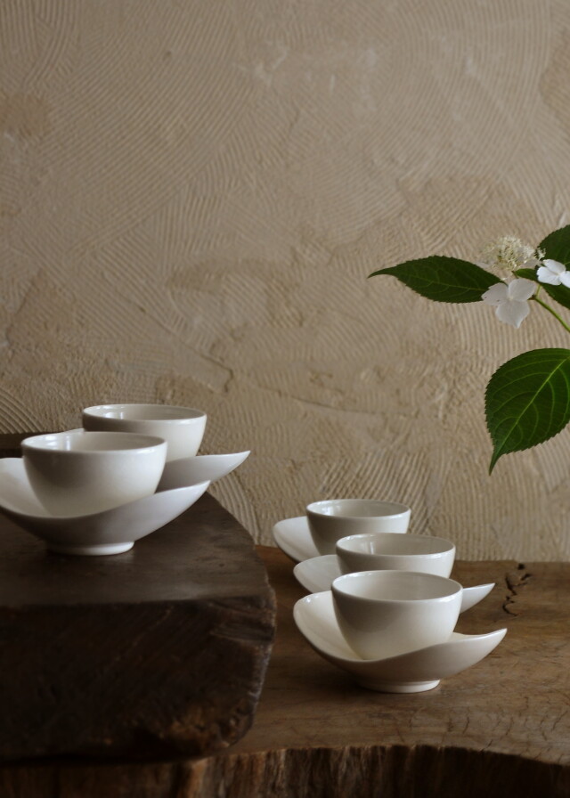 白磁ソーサーと煎茶碗セット　白磁茶托　白磁皿　モダン小皿　白磁茶碗　砥部焼　5組