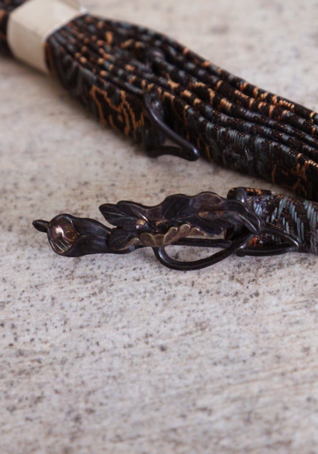 アンティーク帯留め　彫金　蓮　帯締め 彫金技法