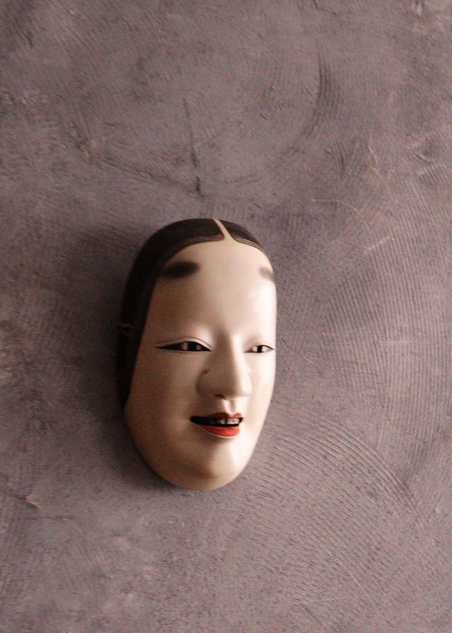 木製 能面 笑顔 能面 木製 笑顔の表情