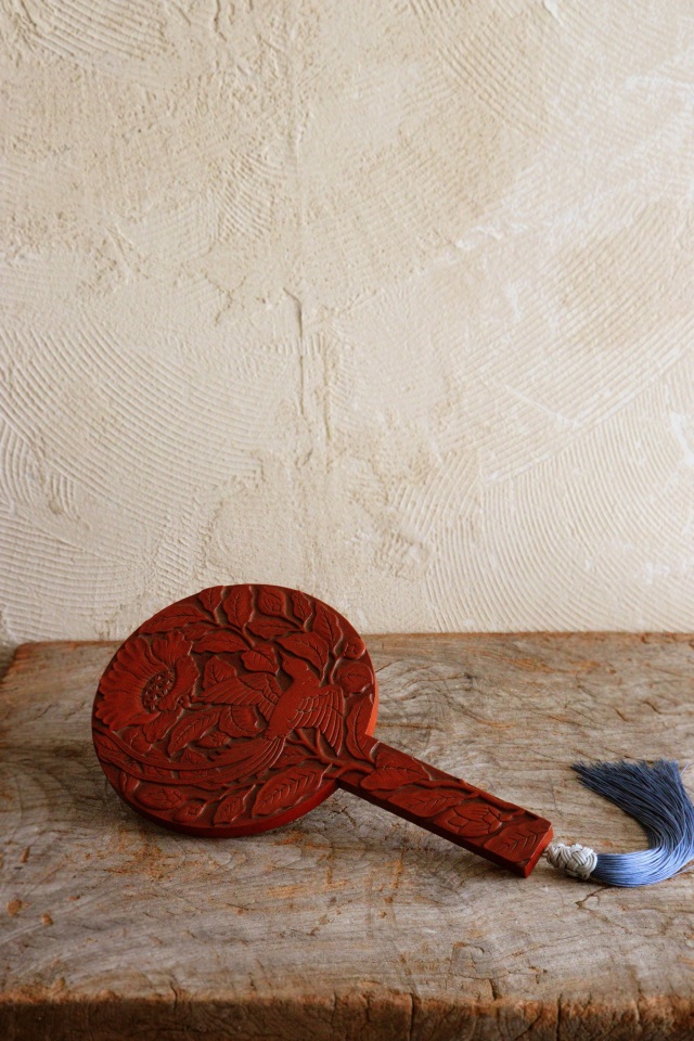 鎌倉彫手鏡　堆朱のような手鏡　花鳥図　手仕事　民藝　朱塗　手鏡