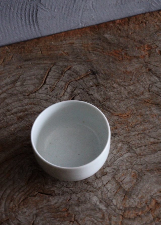 李朝　白磁　古伊万里　伊万里　輪華鉢　豆鉢　蔵出し　４客 古伊万里 白磁 輪花 陽刻 菊柄 膾皿 – n3curio