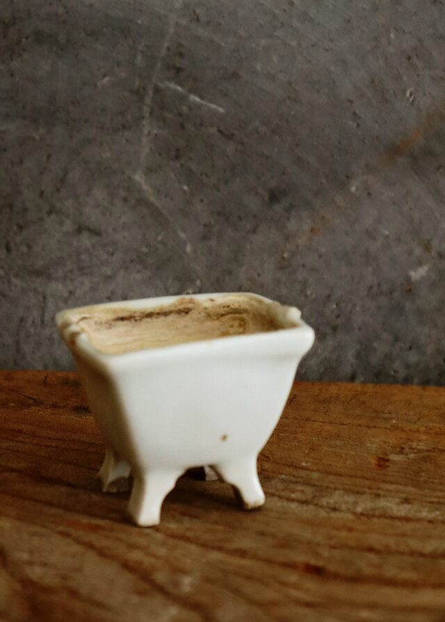 李朝白磁脚付き祭器　白磁器　韓国美術　李朝骨董　白磁耳盃　