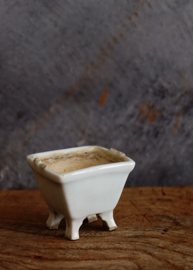 李朝白磁脚付き祭器　白磁器　韓国美術　李朝骨董　白磁耳盃　