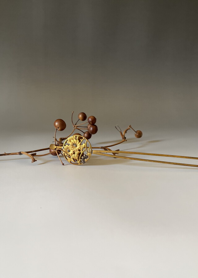 江月】アンティーク・K18 本翡翠 花透かし彫刻の帯留め 物足りない 3,16g 