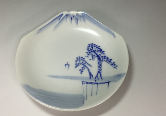 手描き富士山図山型変わり皿