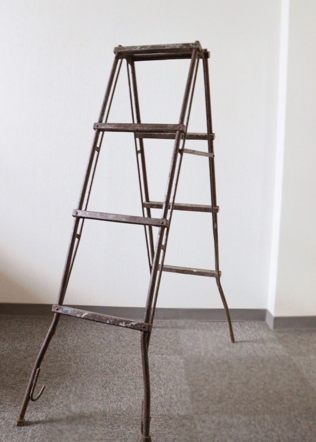 gg077 ●レトロ 脚立 梯子 アイアン インダストリアル アンティーク ヴィンテージ ★ジャンク ＊240 ヴィンテージ アイアン製ラダーA 脚立 インダストリアル 梯子