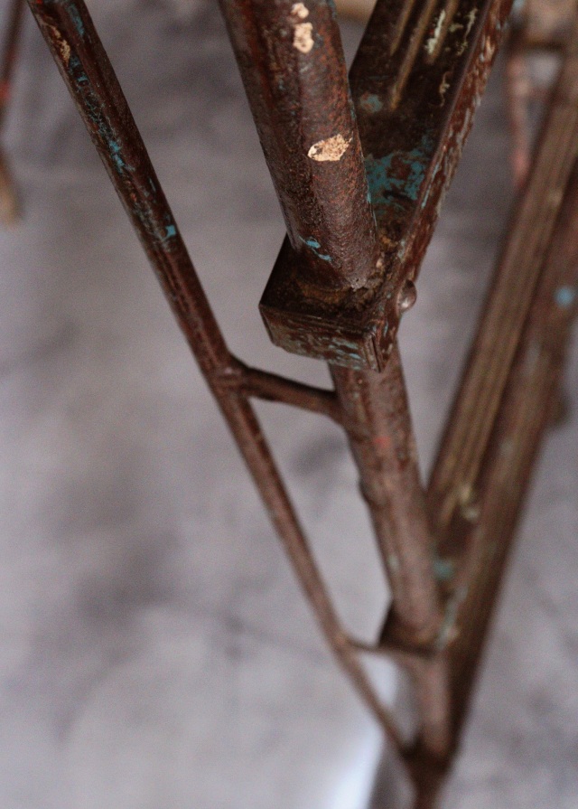 古い三脚　ビンテージ　古いはしご　インダストリアル