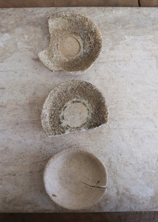 猿投陶片小皿三枚組　古陶　骨董　和骨董　陶磁器　小皿　箸置き　急須台