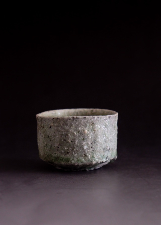 辻村唯作　酒盃　酒器　ぐいのみ　萩焼　酒盃　ガラス釉　共箱　共布