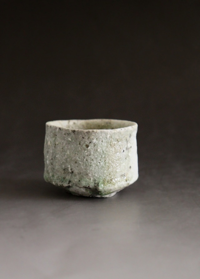 辻村唯作　酒盃　酒器　ぐいのみ　萩焼　酒盃　ガラス釉　共箱　共布