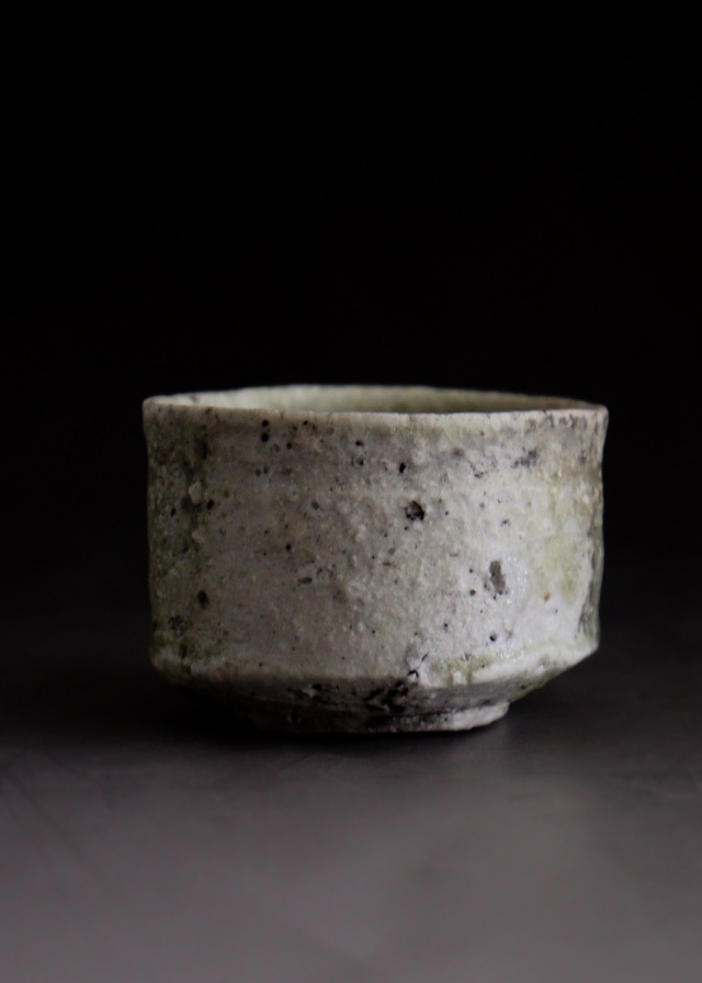 辻村唯作　酒盃　酒器　ぐいのみ　萩焼　酒盃　ガラス釉　共箱　共布