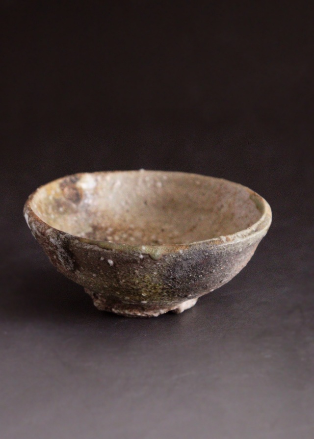 谷本貴作　伊賀ぐいのみ　酒器　ぐいのみ　伊賀焼　酒盃　皿