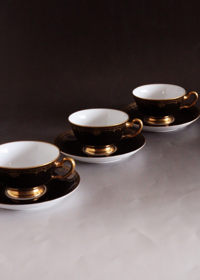 大倉陶園 黒蒔金彩レース カップ&ソーサー ブラックレース 1客