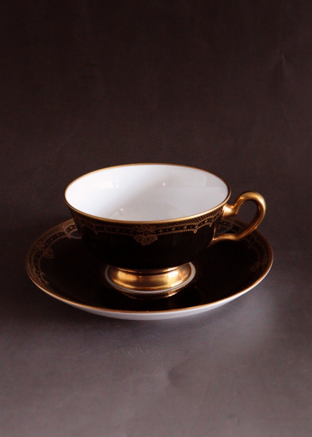 大倉陶園　黒蒔金彩レース　カップ&ソーサー　1客