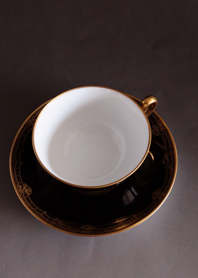 大倉陶園　黒蒔金彩レース　カップ&ソーサー　1客