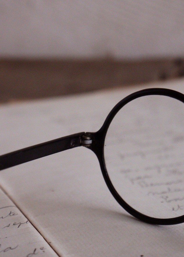 セルロイドの眼鏡　黒縁眼鏡　おしゃれ眼鏡　めがね