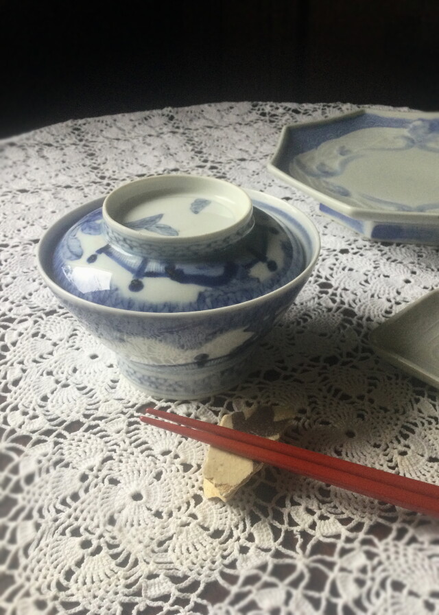 平戸焼蓋付飯碗金継ぎ有り