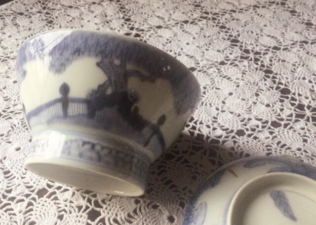 平戸焼蓋付飯碗金継ぎ有り