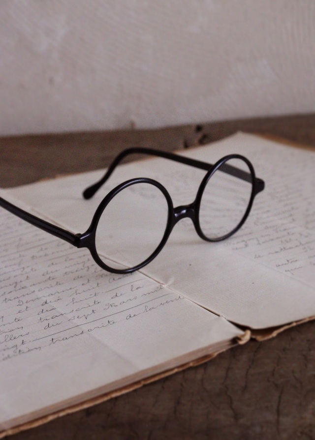 セルロイドの眼鏡　黒縁眼鏡　おしゃれ眼鏡　めがね