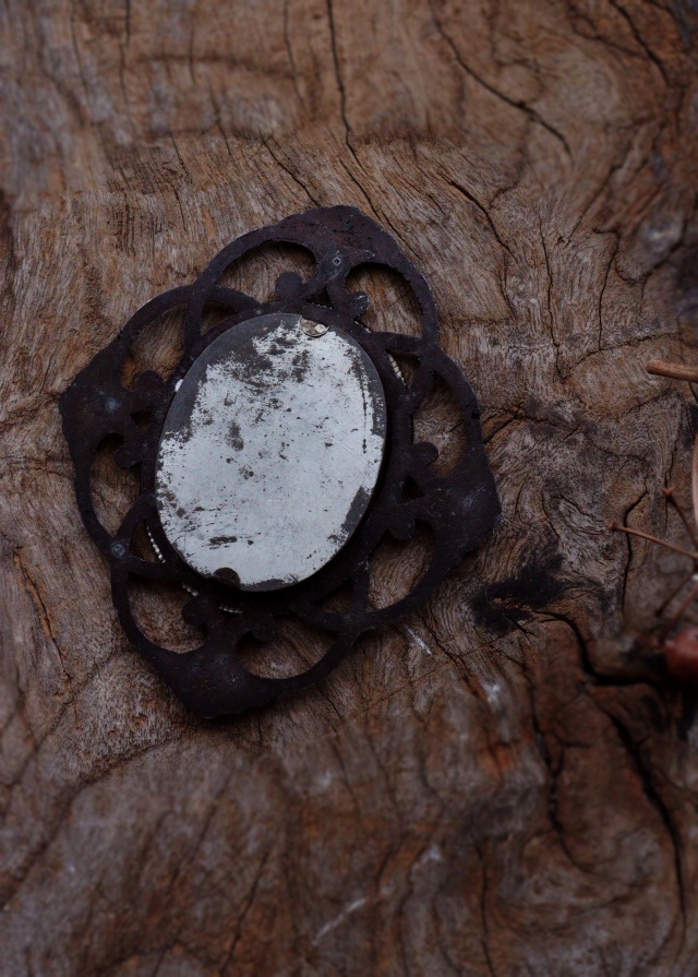 時代物　希少品　茶器　鉄打出　純銀金具　茶托　茶盆純銀刻印（煎茶道具香炉甲冑鍛冶 透かし銅製 茶托 引手金具 4枚組 茶器 茶托 煎茶道具 骨董 古玩 民具