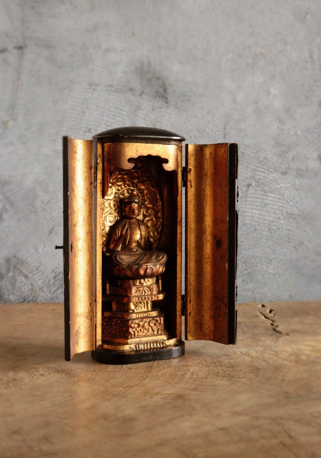 釈迦如来 厨子 小仏 仏像 時代仏 骨董 仏教美術 古仏 木彫仏 Antique