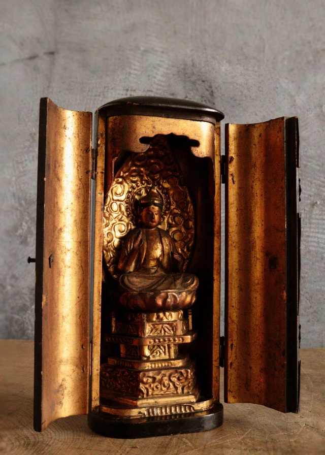 釈迦如来 厨子 小仏 仏像 時代仏 骨董 仏教美術 古仏 木彫仏 Antique