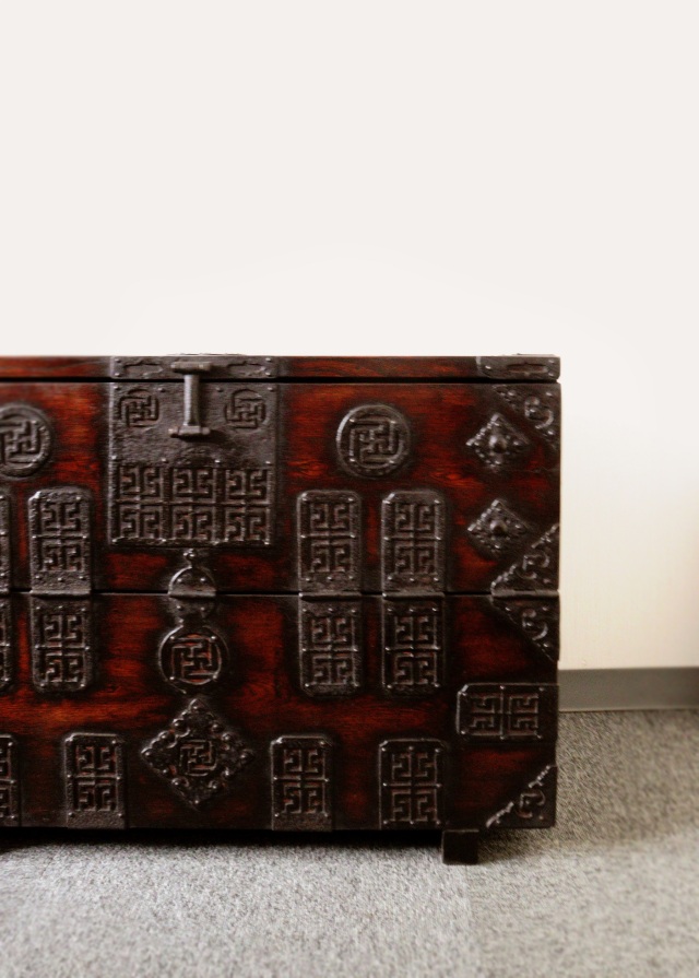 李朝箪笥　李朝バンダジ　パンダジ韓国アンティーク家具　　中サイズ　幅850  高さ610mm