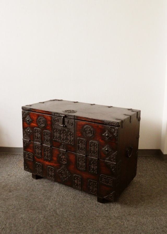 李朝箪笥　李朝バンダジ　パンダジ韓国アンティーク家具　　中サイズ　幅850  高さ610mm