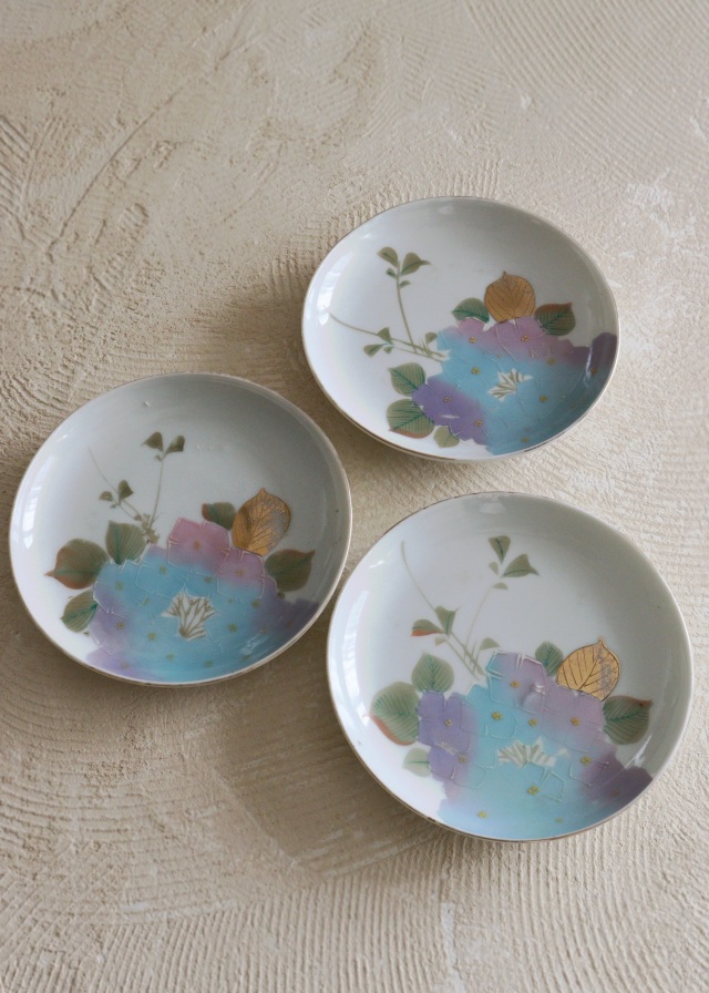 パステルカラーな紫陽花紋皿3枚組　　取り皿　ケーキ皿　